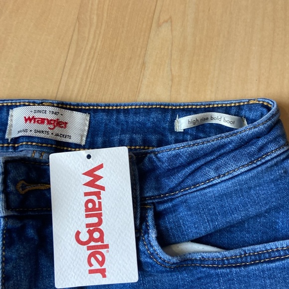 Wrangler high rise bold boot cut jeans 6 - Picture 3 of 8